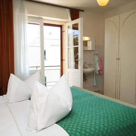 By The Sea - 6717 * Makarska