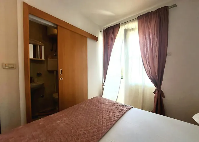 By The Sea - 6717 * Makarska